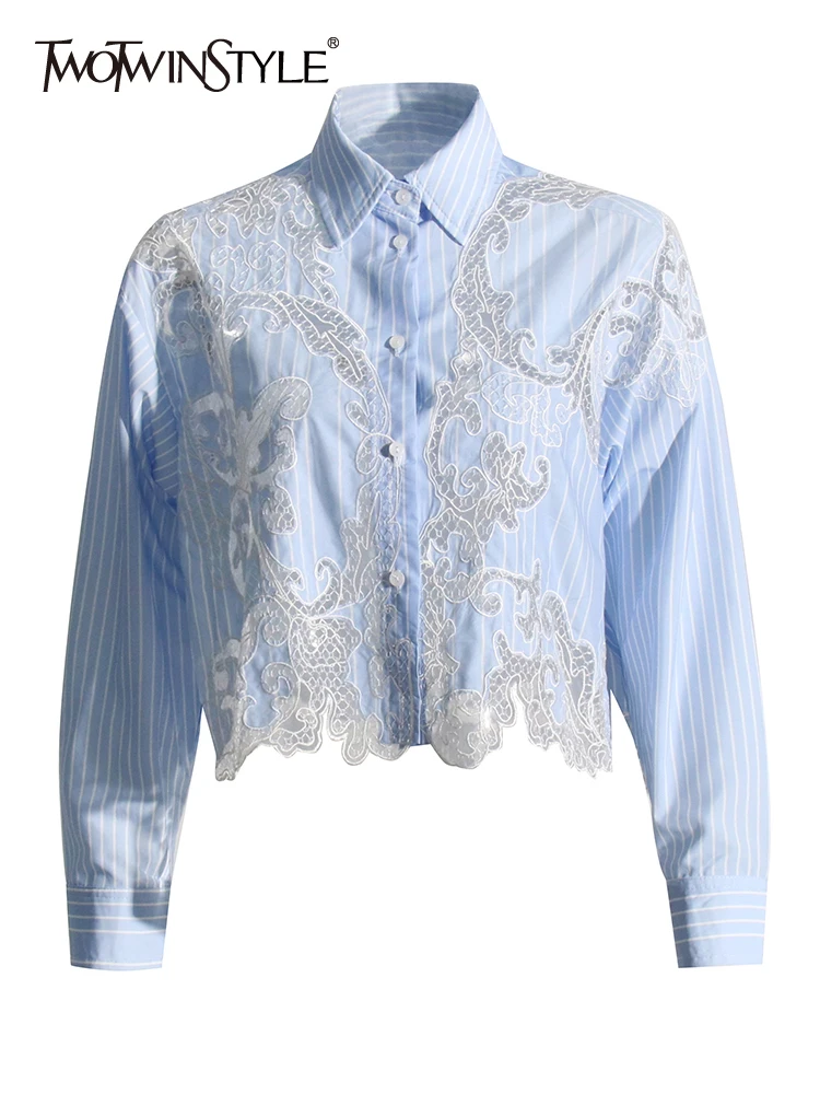 

TWOTWINSTYLE, цветные, лоскутные, кружевные, открытые, повседневные рубашки для женщин, с отворотом, с длинным рукавом, короткие блузки, Женская мода 2023