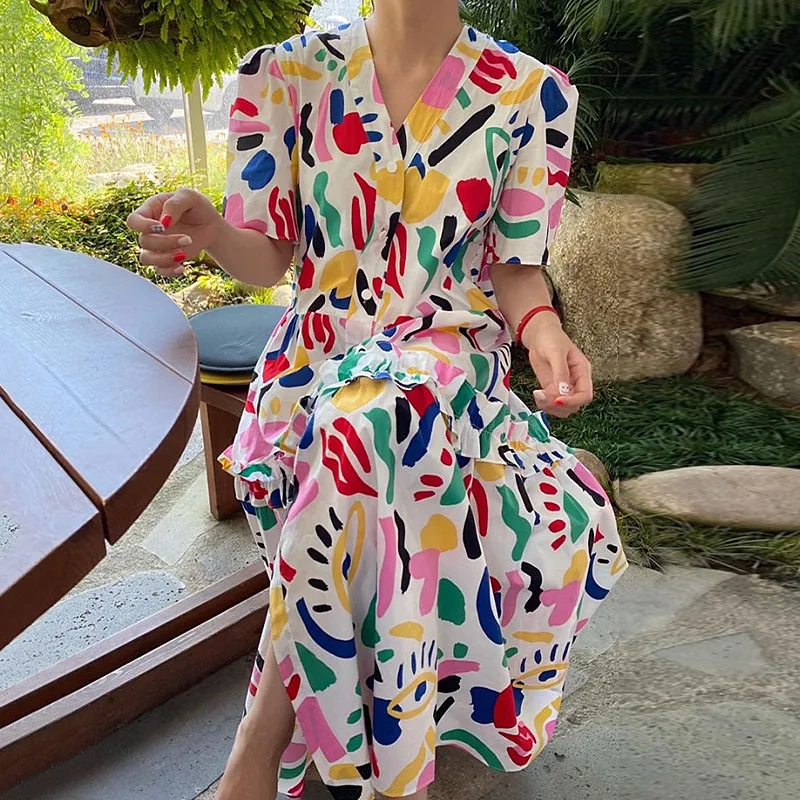 

Clothland Women Elegant Print Shirt Dress V Neck Long Sleeve Sashes One Piece Beach Wear One Piece Midi Dresses Vestido QD155