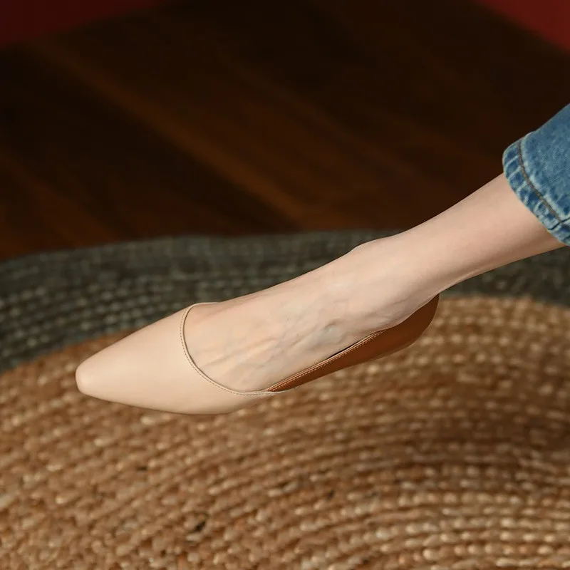 Туфли женские с закрытым носком на низком каблуке из пу кожи |