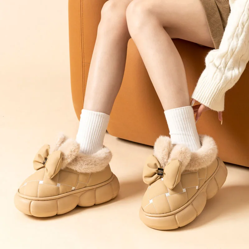 Модные домашние плюшевые тапочки с бантом женские зимние на платформе мягкой