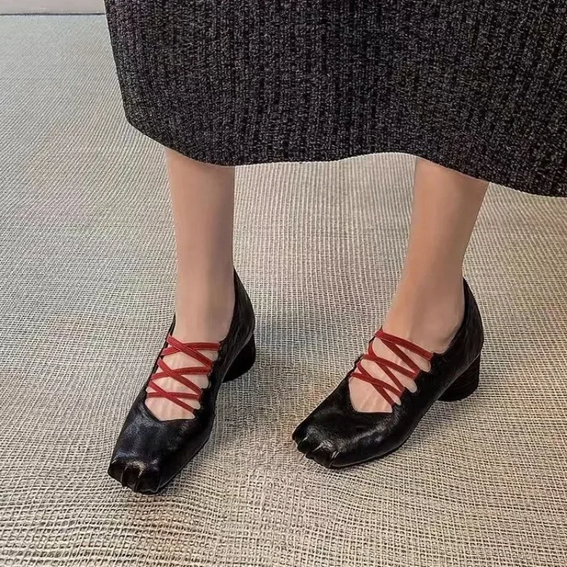 Женские туфли-лодочки на резинке с квадратным носком высоком каблуке