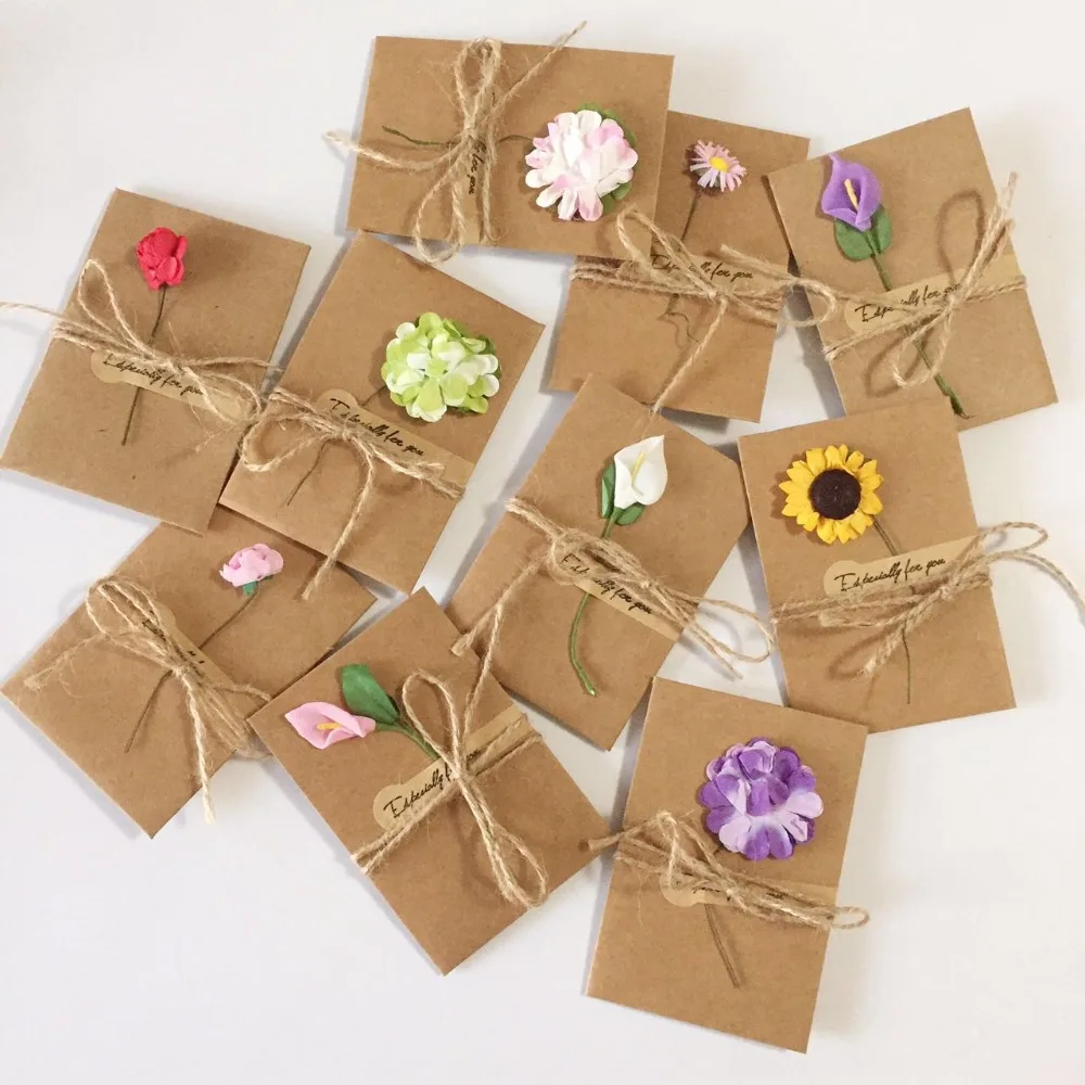 

20pcs DIY Kraft Paper Handmade Dry Flower Invitation Greeting Card with Envelope Christmas Wedding favors ( Random Pattern )