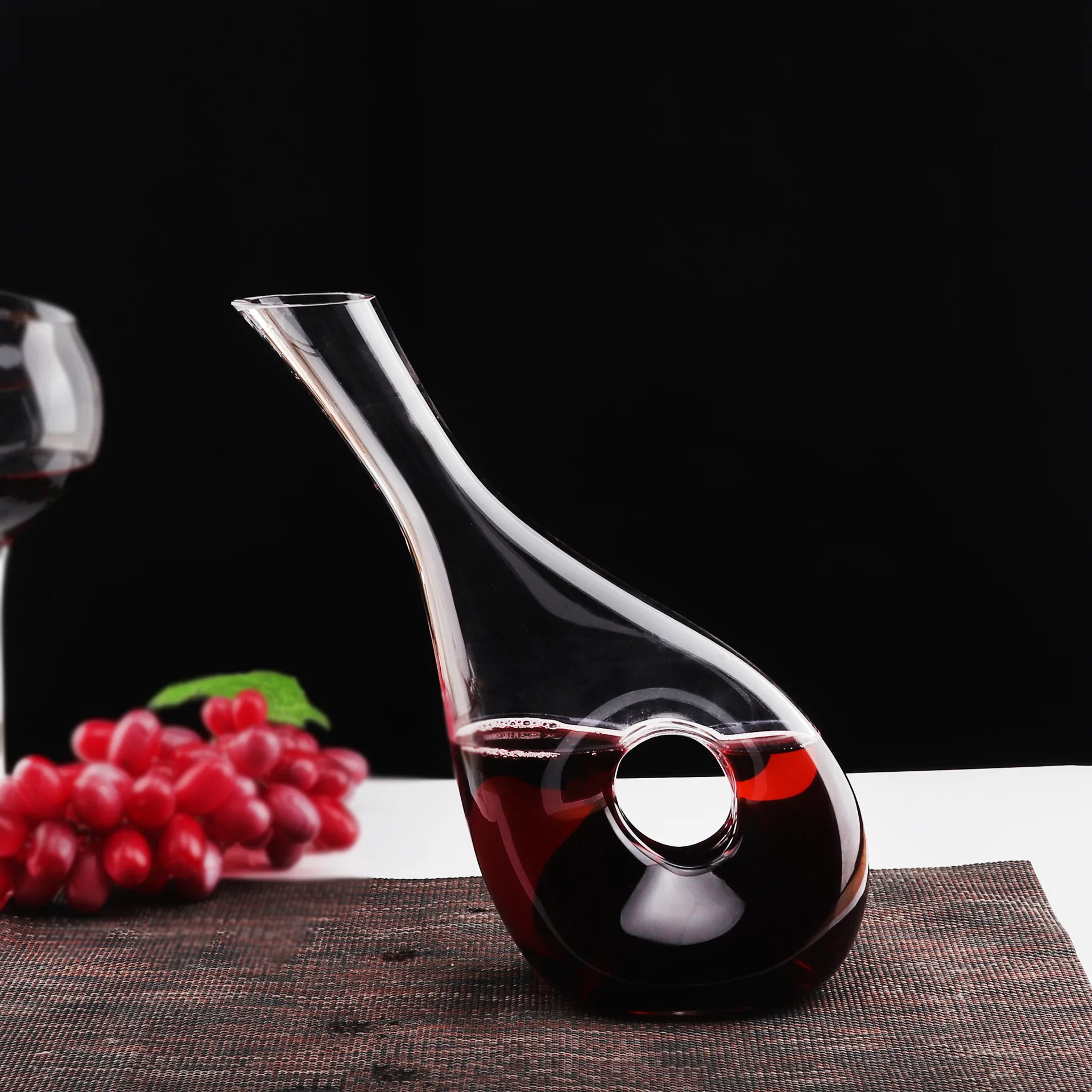 

Creative Snail Decanter High Grade Crystal Glass 2000ML Decanter Dispenser Tumbler Brandy Champagne Vodka Whisky Wine Gift Bar