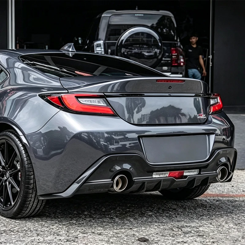 Фото Передний диффузор и спойлер из карбонового обвеса Aimgain для Toyota GR86 и Subaru BRZ. №3
