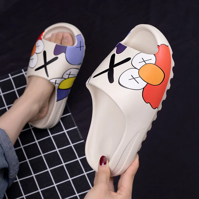 

2022 New Slides Summer House Thick Designer Printed Cartoon Men Slippers Women Flip Flops Couples Platform Shoes Outdoor Sandals