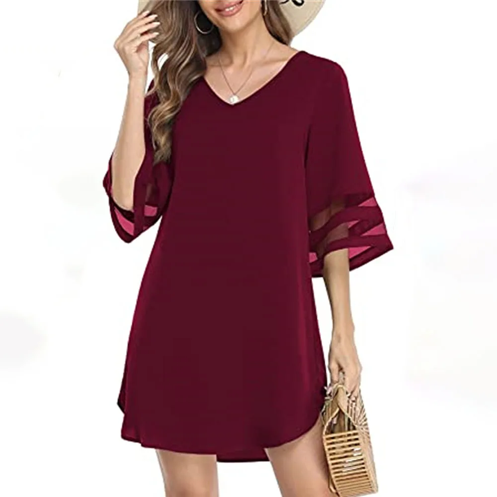 Женское платье-мини с V-образным вырезом черно-белое повседневное свободное