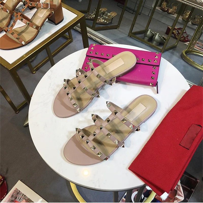 New Shoes For Women Designer Flat Slippers Summer Brand Rivet Shoes Gladiator Sandals Comfortable Casual Peep To Ladies Slippers