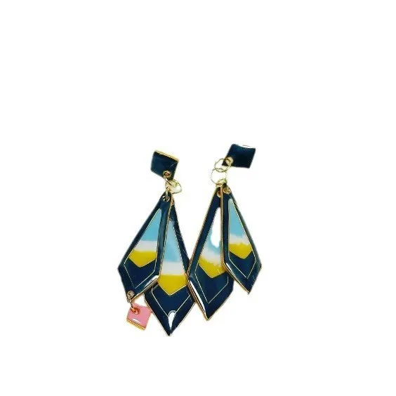 Taudi Aplin популярные игровые двухмерные периферические персонажи стильные