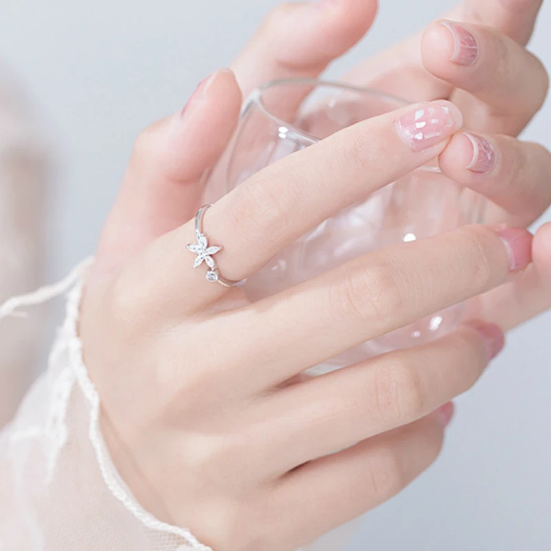 Изысканное кольцо с цветком маргаритки по заводской цене регулируемое