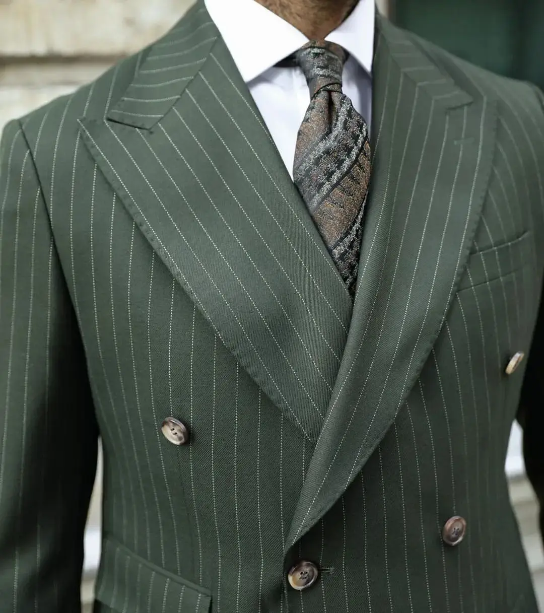 Рисунок 3 - Свадебные костюмы в полоску для мужчин