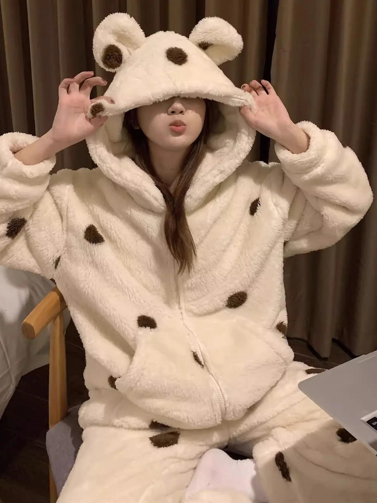 Женские пижамы из кораллового флиса с милым мультяшным медведем новинка 2024