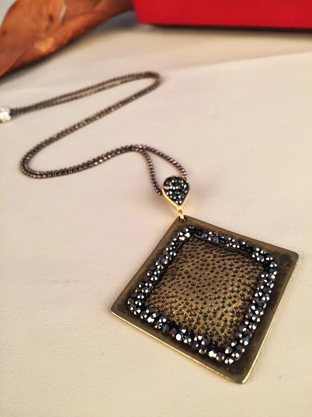 

Женское античное ожерелье из цинкового сплава с желтым покрытием Z121Ar392