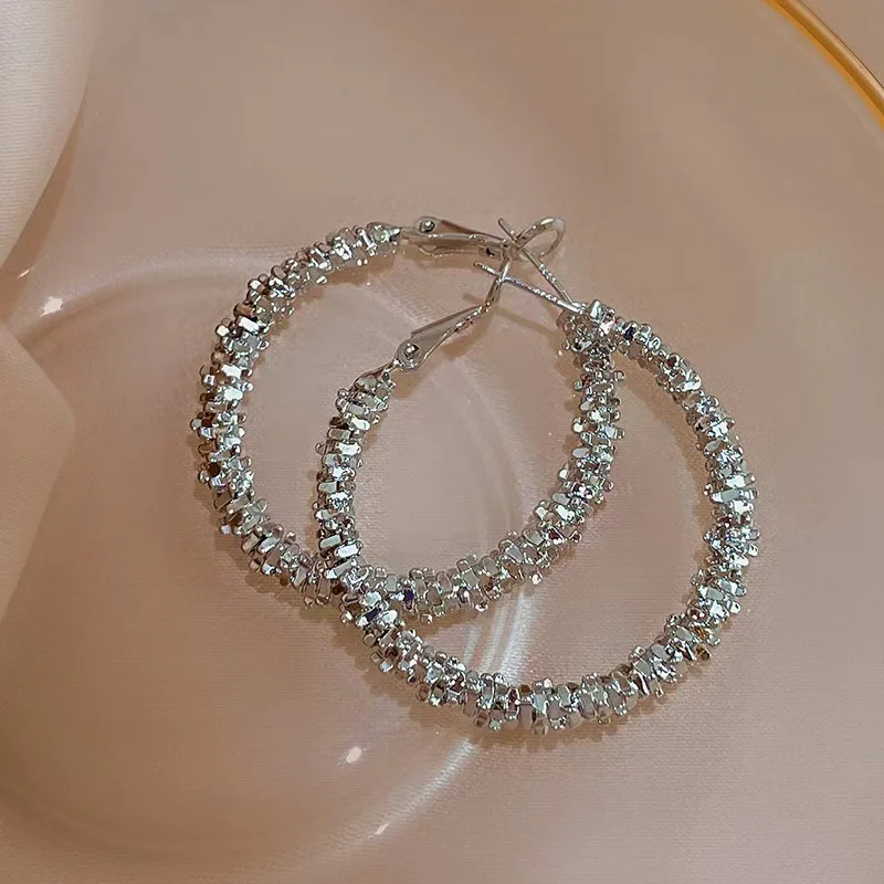 

Europe and America Fashion OL Style Versatile Gold Geometric Round Earrings Female Exaggerated Ruili Circle Earrings