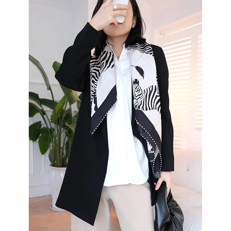 Модный 90 шелковый шарф с черным и белым принтом 100% Шелковый шейный платок шарфы