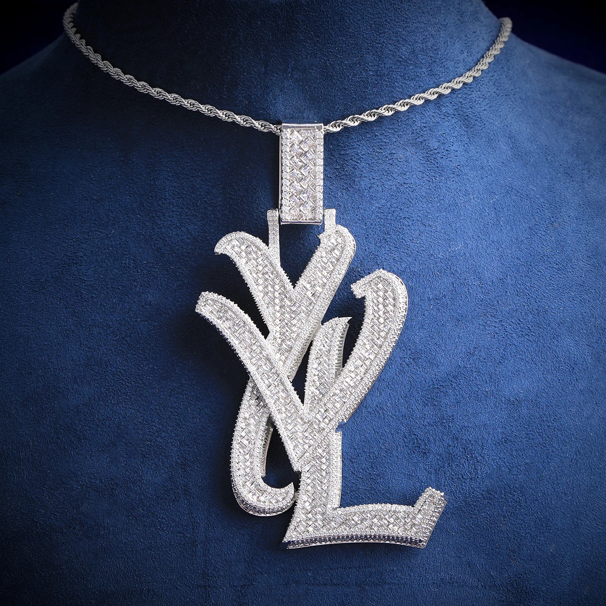 Фото Кулон-буква Bubble Letter Iced Out YVL для мужчин, позолоченный, с кубическим цирконием 5А, в стиле хип-хоп №2