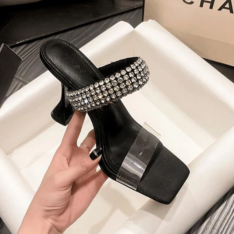 

Роскошные женские шлепанцы на высоком каблуке с кристаллами, привлекательные модные сандалии с квадратным носком, Новинка лета 2023, туфли-ло...