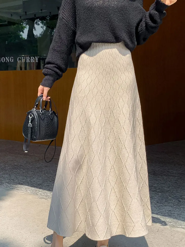 

SURMIITRO 2022 зимняя корейская мода Толстая теплая вязаная длинная Плиссированная юбка средней длины Женская юбка трапециевидной формы с высоко...