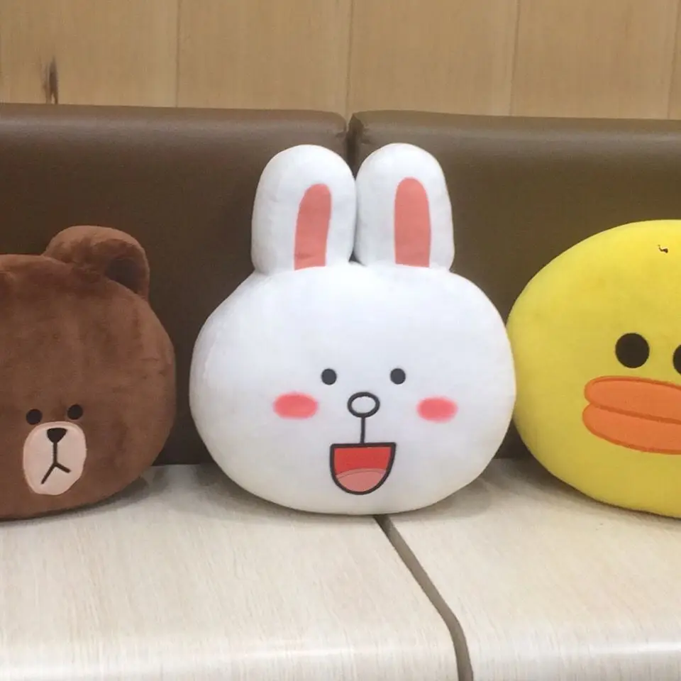 Подушка в Корейском стиле с изображением коричневого медведя |