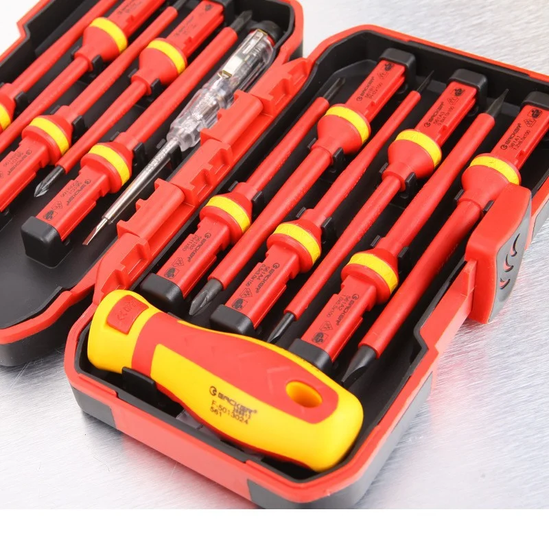 Набор диэлек. Набор отверток crv 8шт. Набор отверток 608 cs5tbi. Набор изолированных отверток. Набор изолированных отверток.