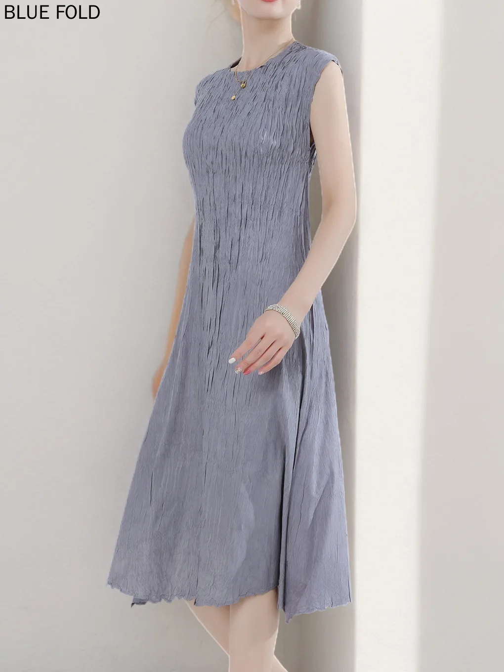 Женское платье без рукавов с круглым вырезом средней длины ТРАПЕЦИЕВИДНОЕ