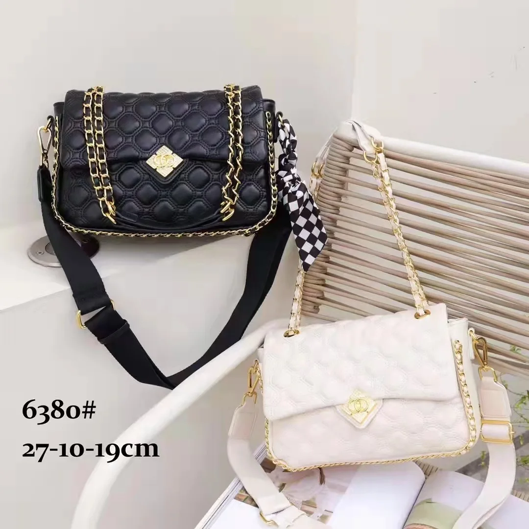 

2022 New Leather Fashion High-end Niche Personality Decorative Chain Bag Small Fragrance Style Diamond Lock Bag Shoulder Bag