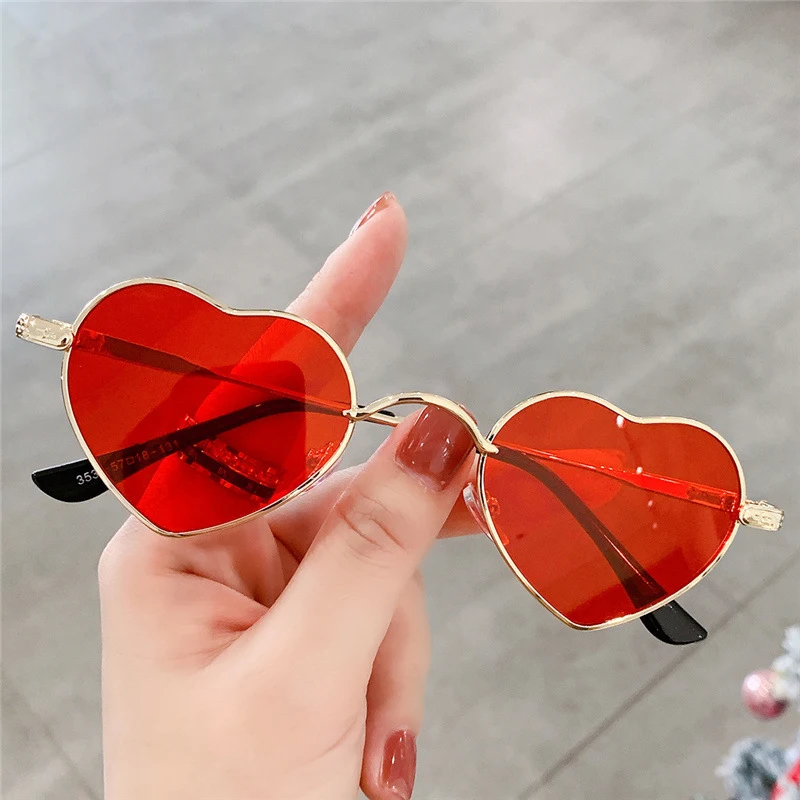 Retro Small Metal Women Red Sunglasses Brand Design Pink Heart Lovely Shaped Frame Sun Glasses Valentine's Day Gift Shades UV400