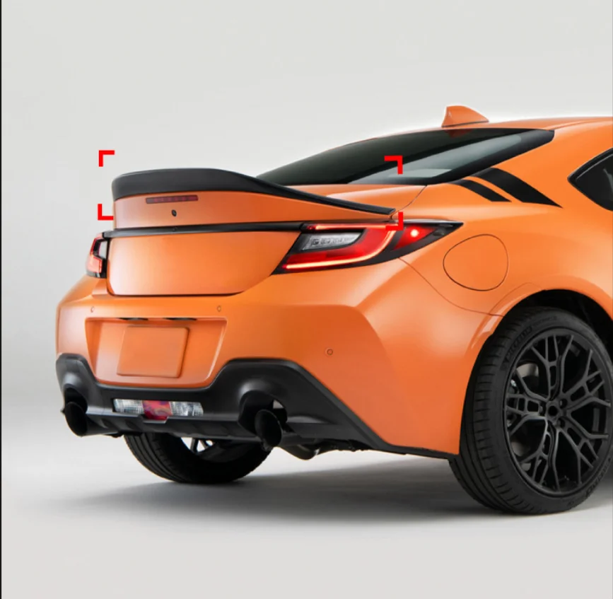 Фото Комплект обвесов для Toyota GR86 BRZ 2022-2025: передний и задний бамперы, диффузор, спойлер, боковые пороги, накладки на колесные арки. №4