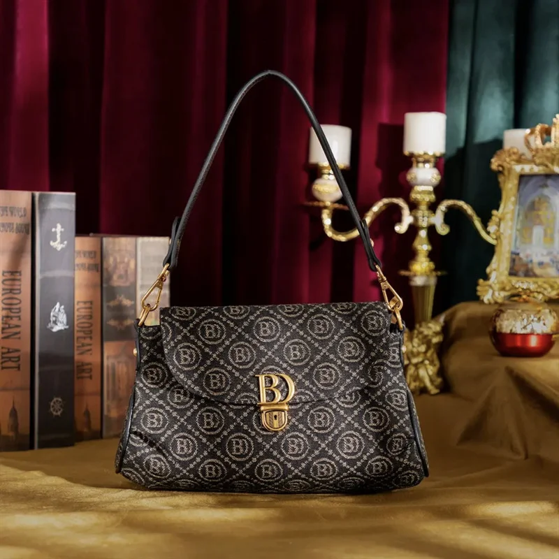 

quality luxury br Small high class locking dumpling women's 2023 autumn and winter new Korean armpit one shoulder messenger bag
