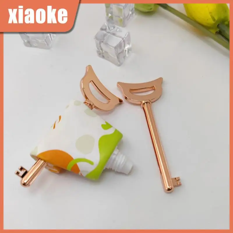 Portable Convenient Extruder Small Simple Toothpaste Squeezer Bathroom Tools Creative Pigment