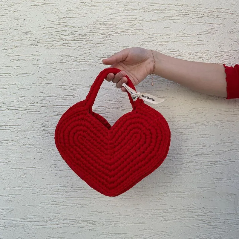 Hand-crocheted Wool Heart-shaped Valentine's Day Hot Selling Women's Gift Single Shoulder or Hand Carrying Multi-purpose Bag