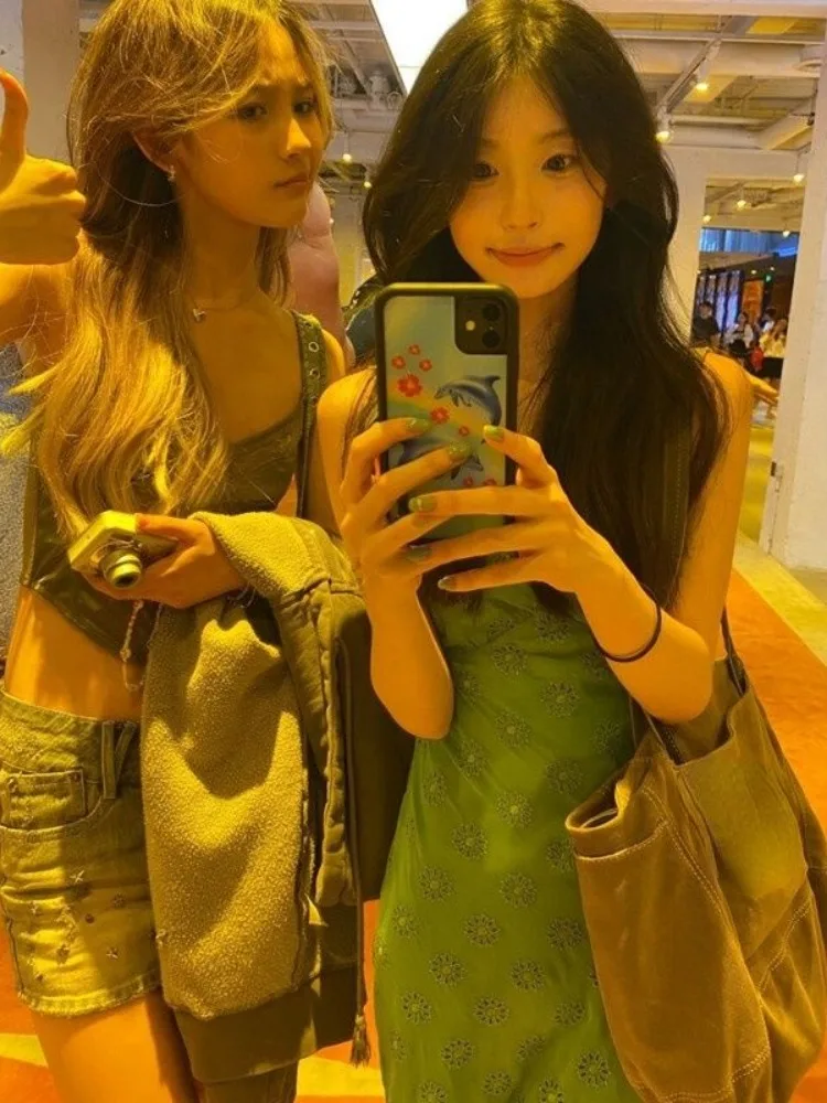 Женское винтажное платье с принтом зеленое без рукавов V-образным вырезом