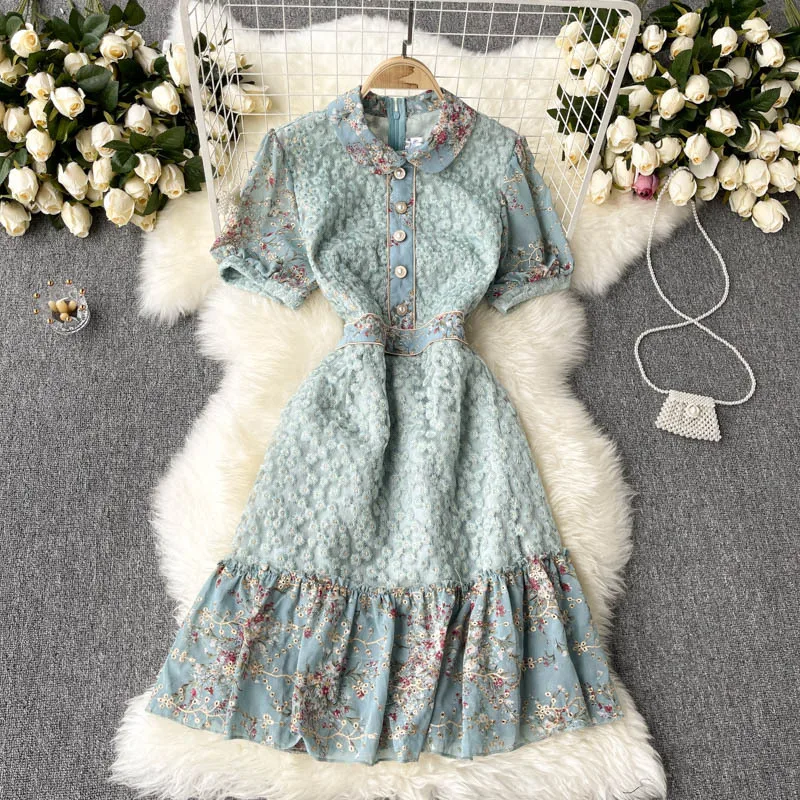

2022 Summer French Sweet Girls Peter Pan Collar Puff Sleeve Flower Embroidered Mesh Patchowrk Printed Chiffon Ruffles Dresses
