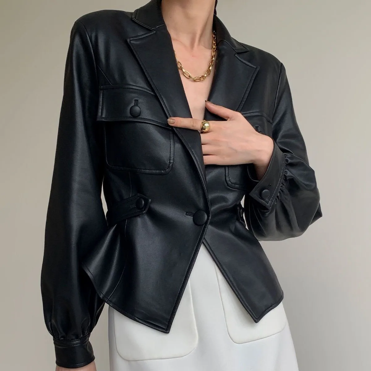 1pcs Womens Short PU Leather Jackets Coat 2022 Autumn New Faux Fur Buttons Splicing Small Pocket Ladies Skinny Locomotive Coats