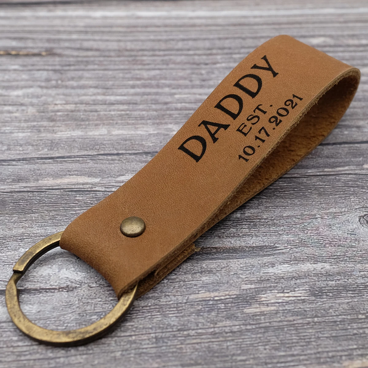 Рисунок 4 - Кожаный брелок для ключей с гравировкой для мужчин