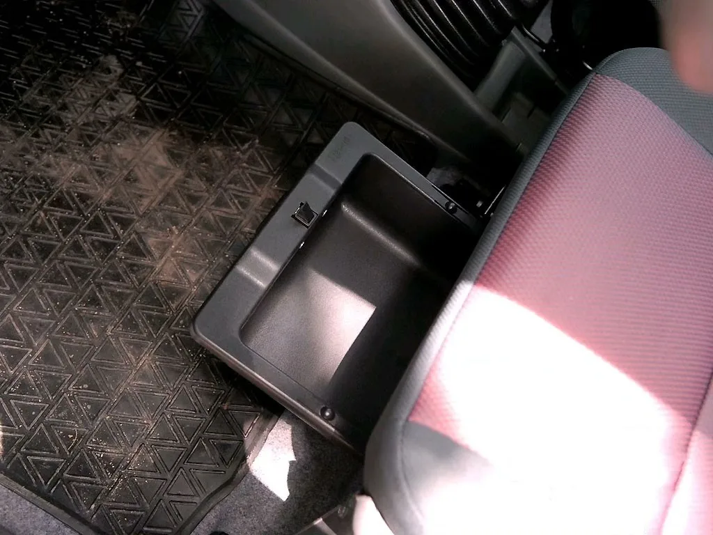 

Переднее водительское/пассажирское сиденье под полками, ящики для хранения, контейнер-держатель, лоток для Suzuki Jimny JB43