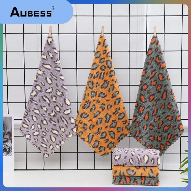 

Cute Cats Seal Clip Towel Clips Multifunction Beach Towel Clips High-quality Clothes Pegs Office Accessories Beach Cartoon