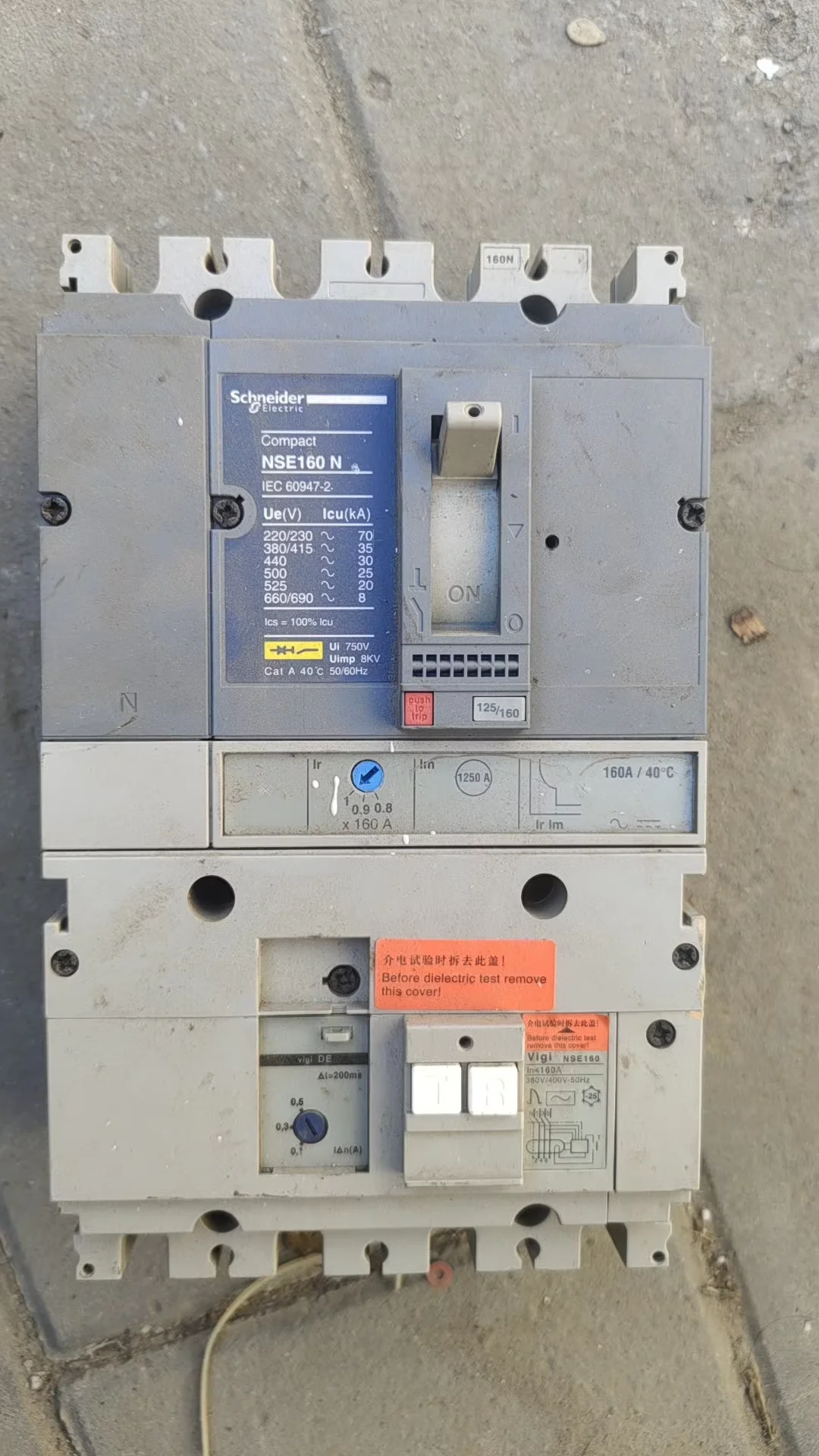 Выключатель утечки Schneider NSE160 N использовал функцию тестирования нормально