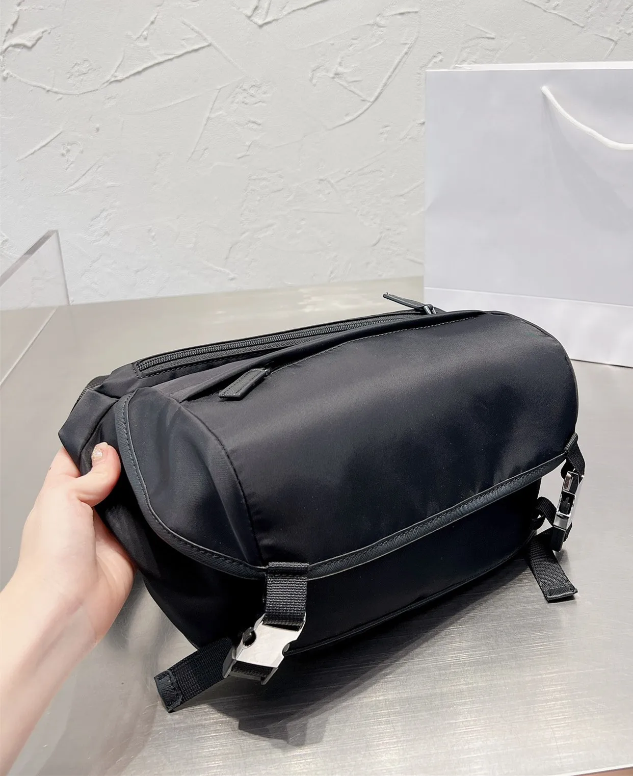 new European and American men's and women's nylon cloth postman bag waterproof Oxford cloth three in one backpack messenger bag