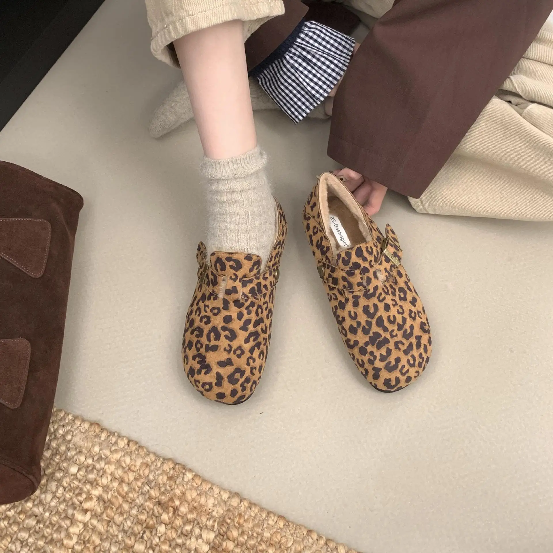 Повседневная женская обувь сабо с круглым носком лоферы на платформе новое