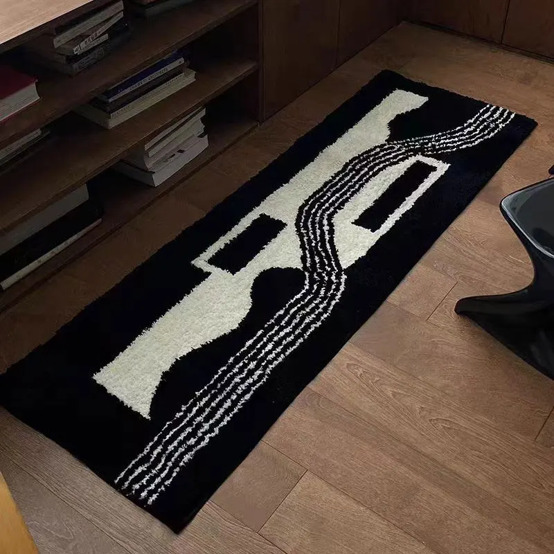 Ковер для спальни прикроватный длинный полосатый коврик ног черно-белый