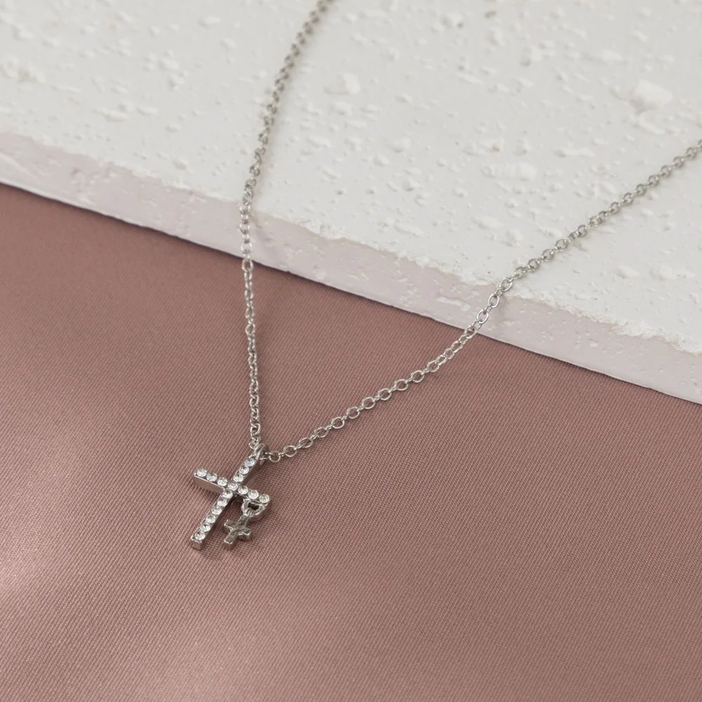 

2023 New Small Delicate Zircon Cross Pendant Necklace For Women Simple Fashion Ladies Neck Link Jewelry Wholesale Direct Selling