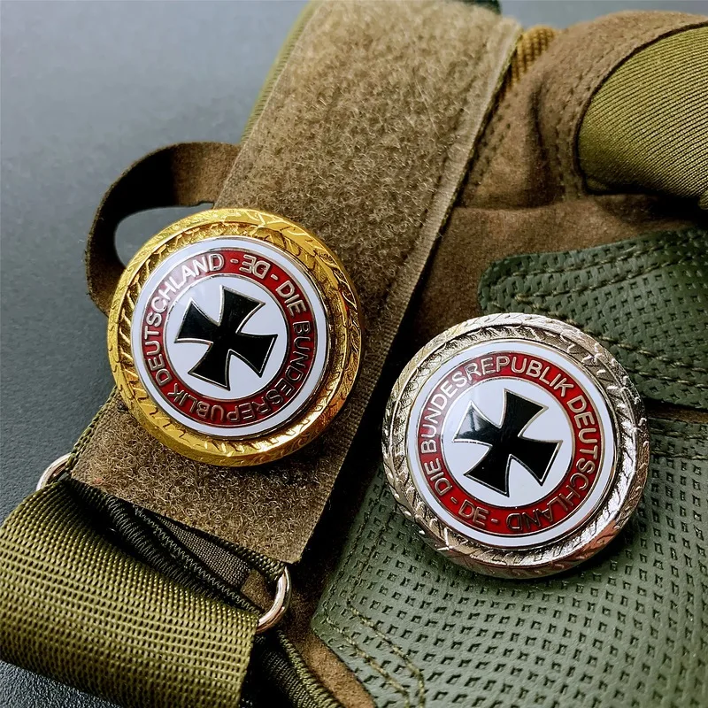 Медаль с прусским мальтийским крестом советский медальон круглая брошь