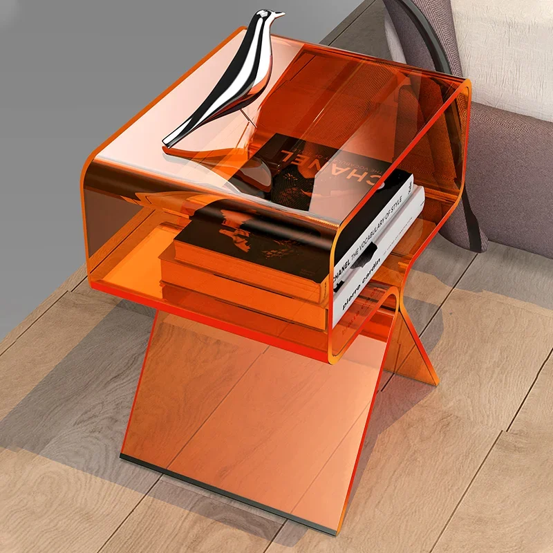 Прозрачный журнальный столик