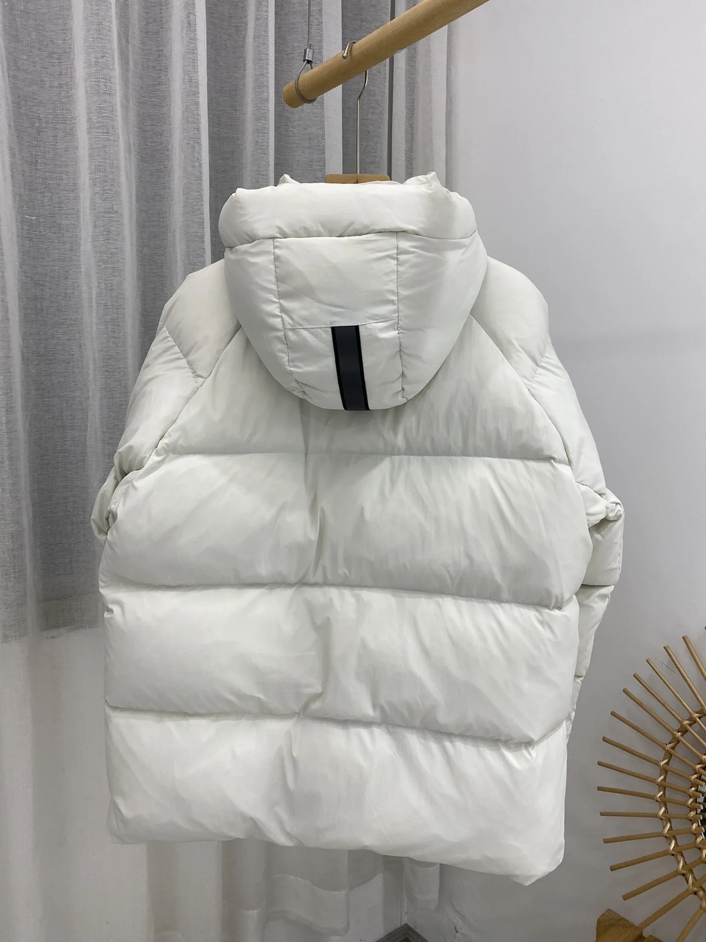 New Canada Women's Hooded Short Down Jacket 2022 Winter Men's Loose Casual Thick Warm Goose Down Coat