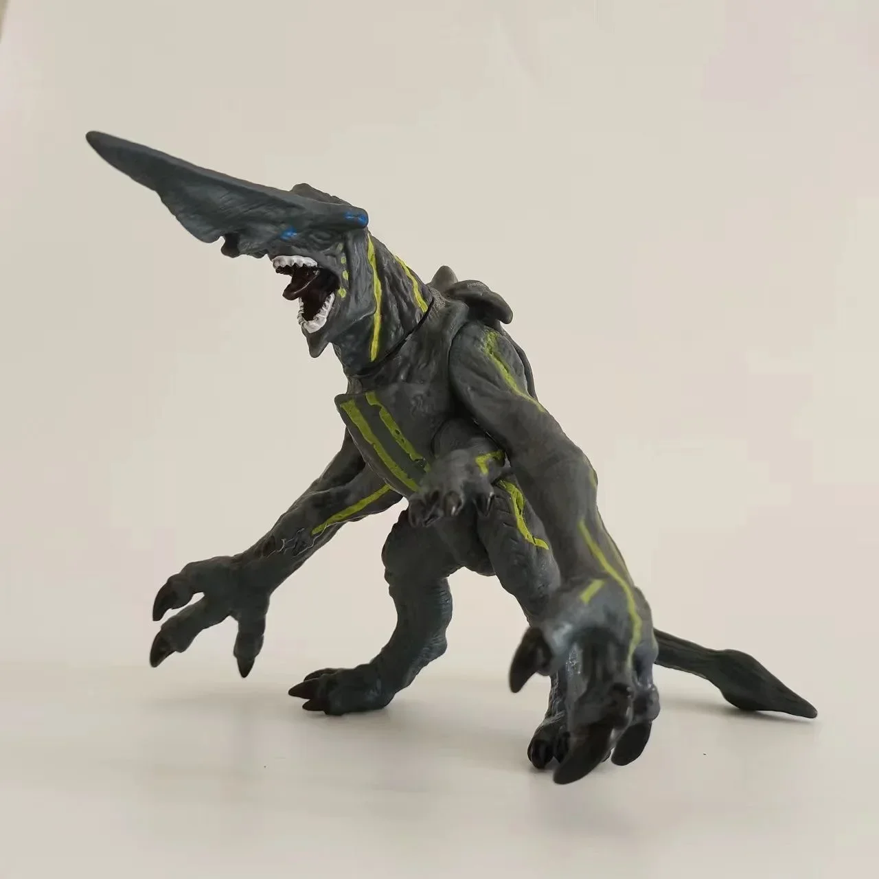 Фото Новинка, фигурка монстров из аниме «Тихоокеанский обод», фигурка Scunner Leathback, Mega Kaiju tresперейти, фигурка трикотажа, модели игрушек №5