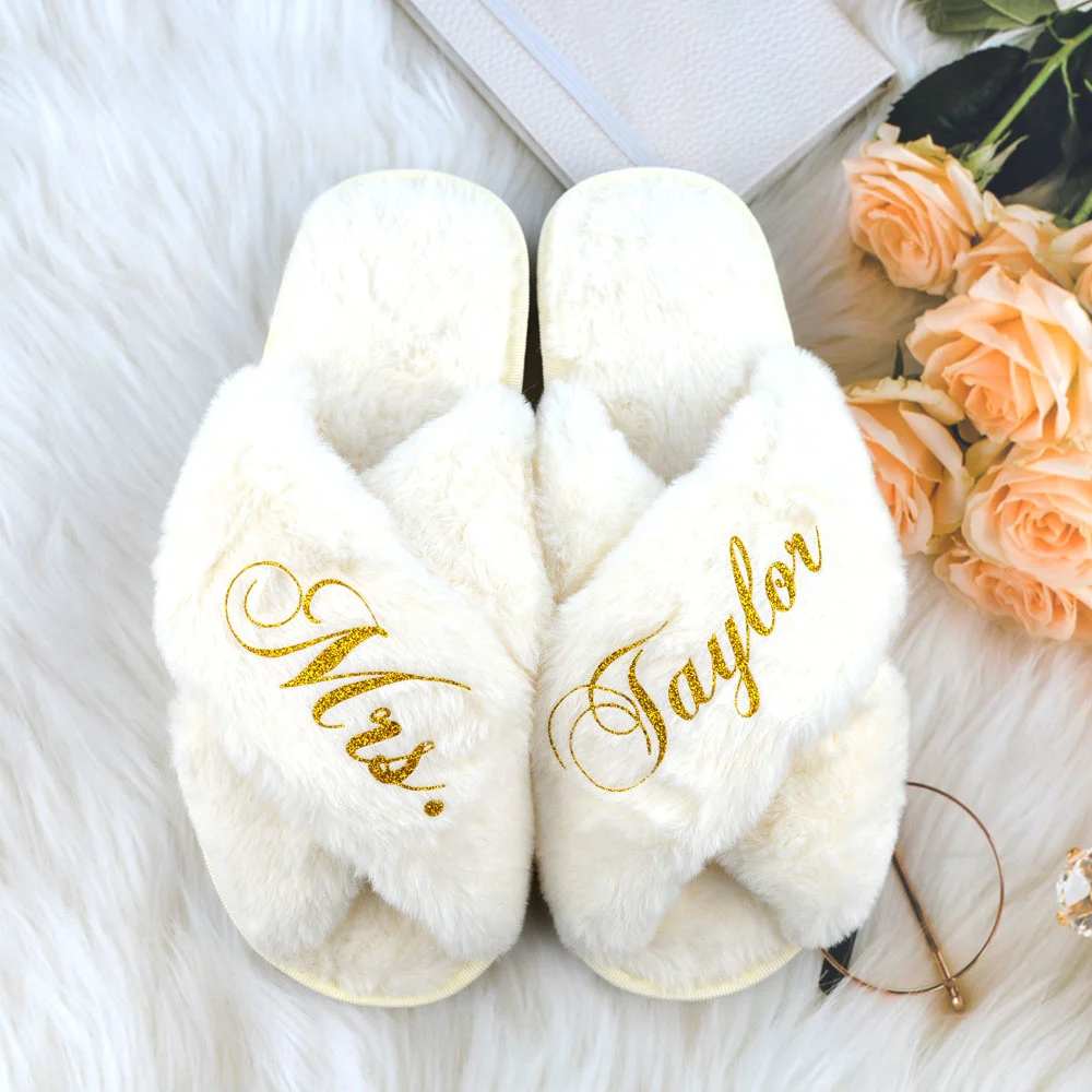 

Custom Bridesmaid Fluffy Plush Open Toe Slippers Personalized Wedding Cross Flat Slippers for Women Ladies Indoor Shoes Fashion