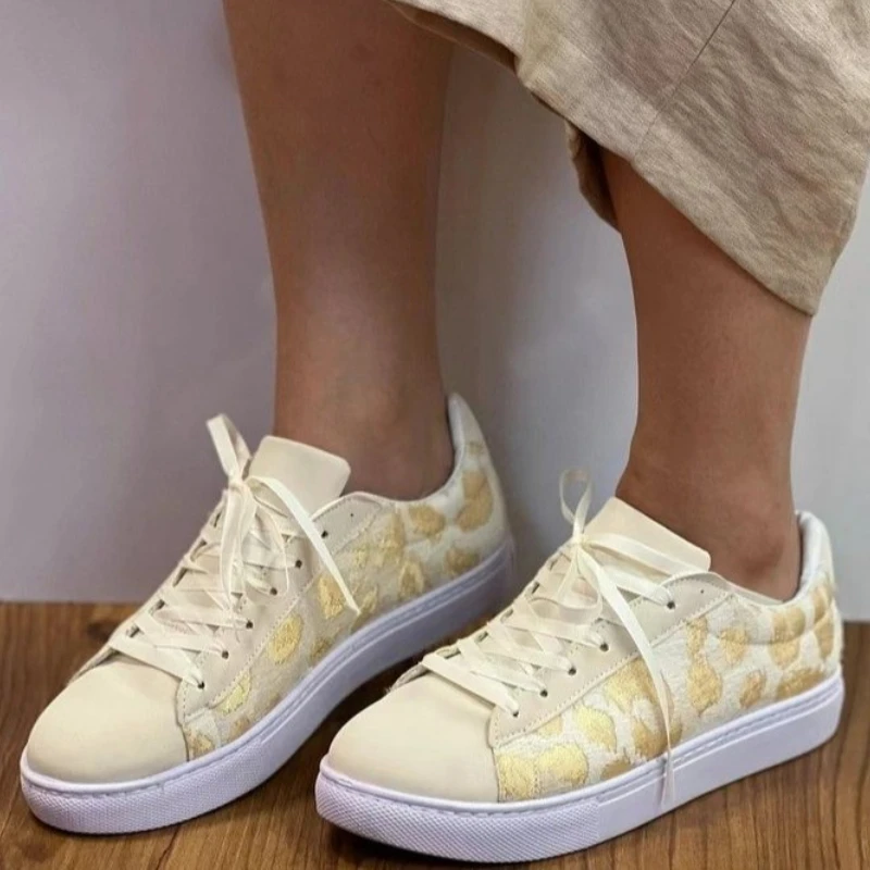 

Женская Вулканизированная обувь, подходящая ко всему Женская кружевная модель 2023, новый дизайн для добавления женских сочетающихся цветов кроссовок