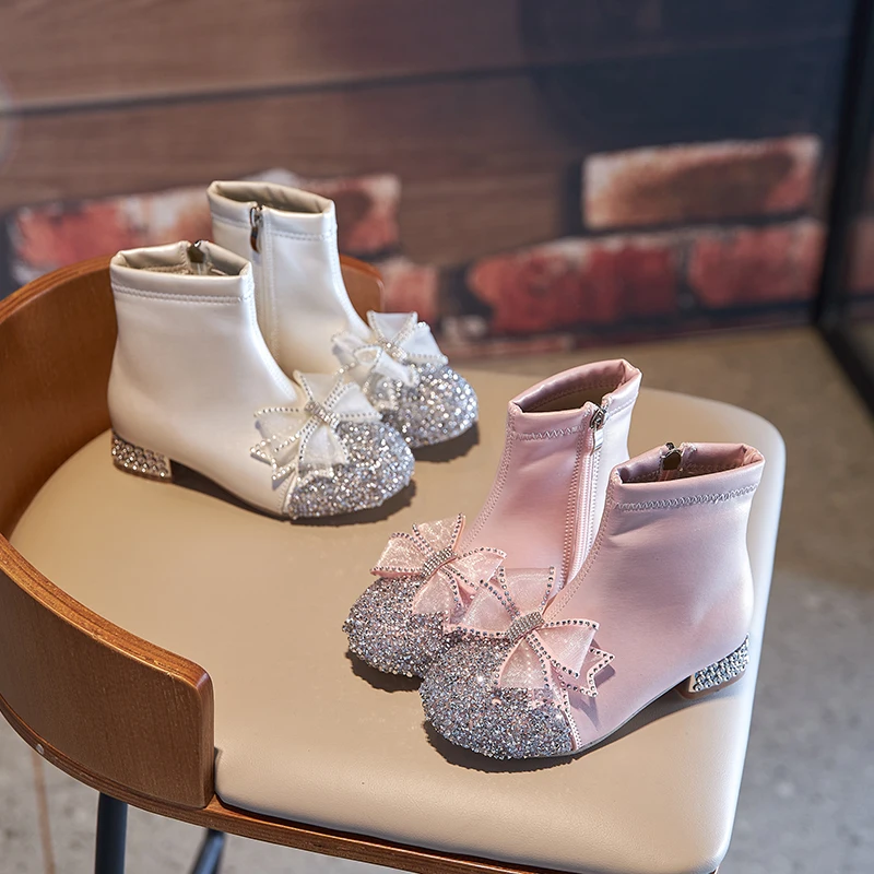 

Короткие ботинки для девочек 2022 осень-зима Стразы с бантом сращивающиеся милые кожаные ботинки принцессы на низком каблуке вечерние ринки свадьбы