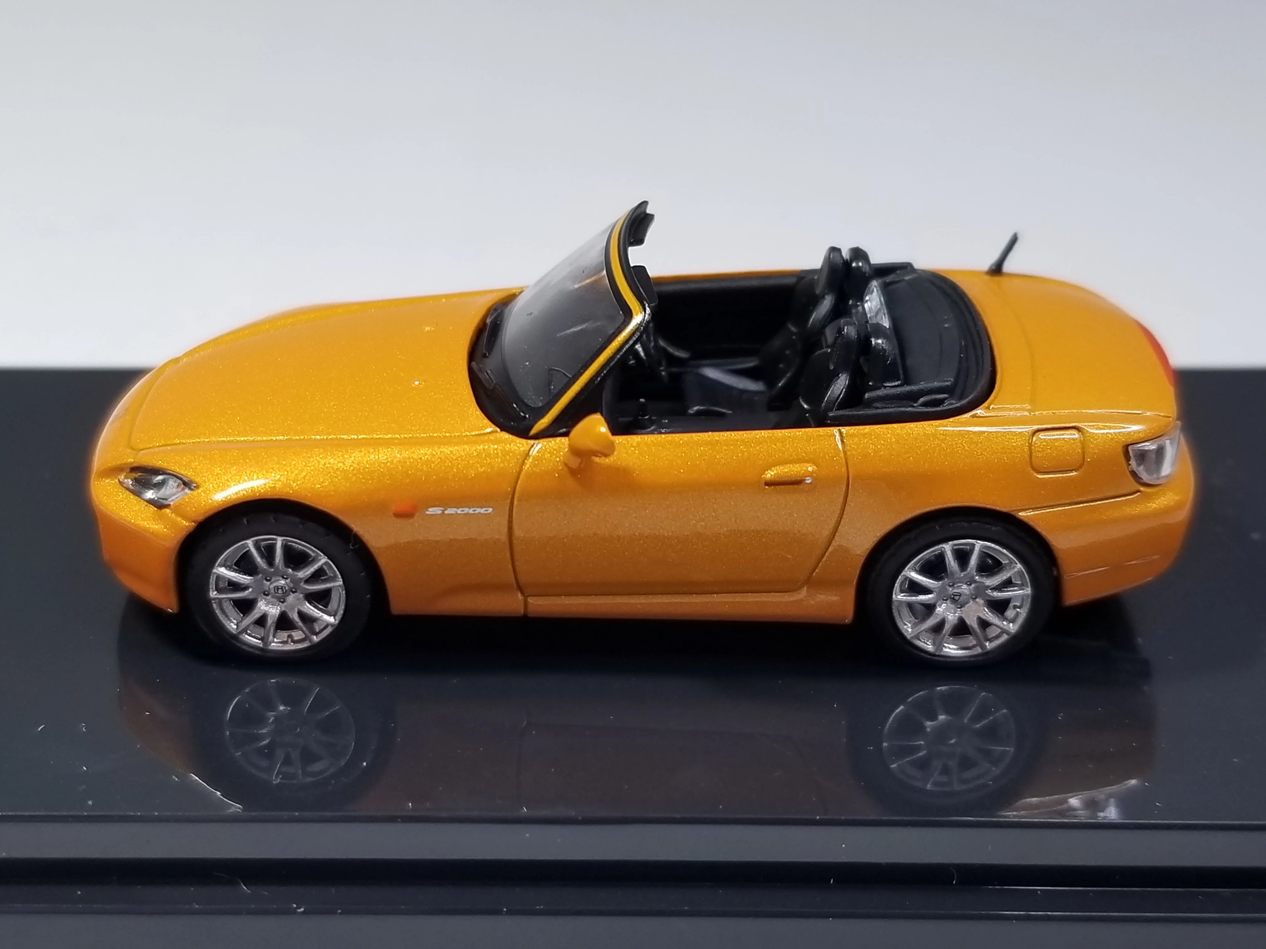 

Лимитированная коллекция автомобилей Honda S2000 AP1 HJ641020P, Япония, 1/64
