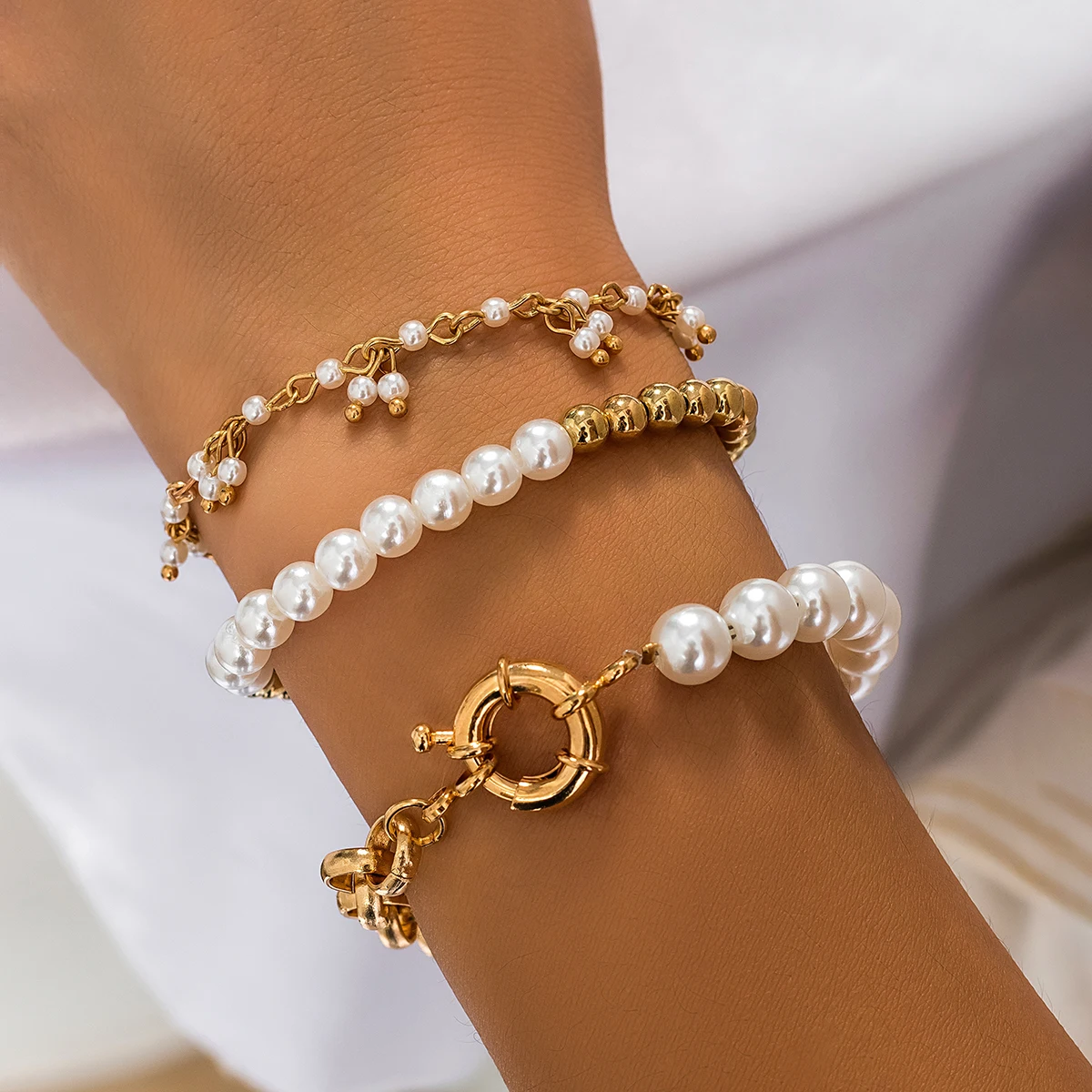 

3Pcs/Set Elegant Imitation Pearl Tassel Pendant Chain Bracelets on Hand for Women Goth Kpop Charm Beaded Bangles Couple Jewelry